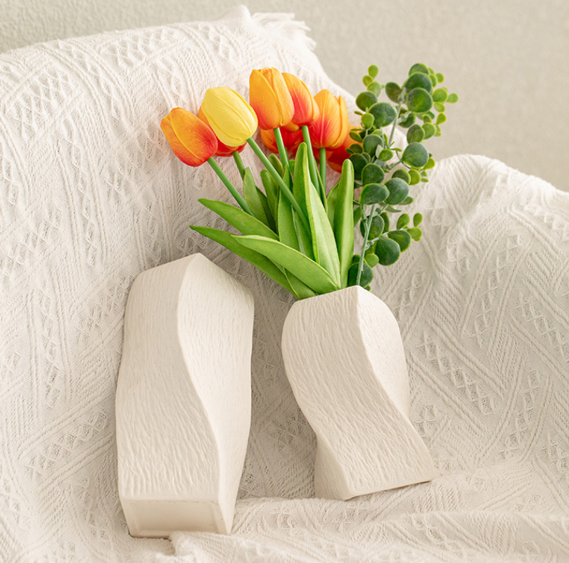 White Abstract Twisted Ceramic Vase - Artistic Minimalist Flower Holder for Home Decor (20x10x10cm) 3