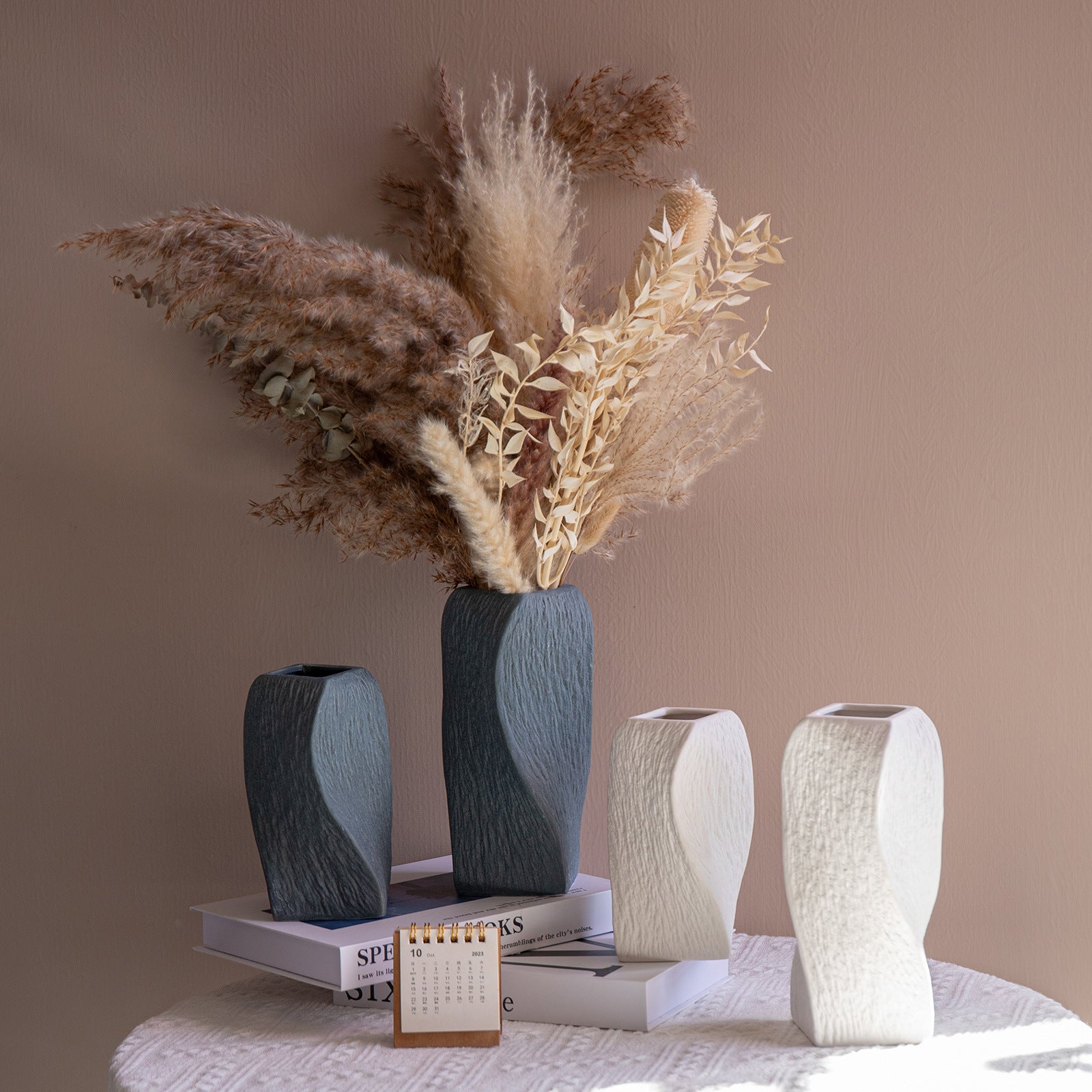 White Abstract Twisted Ceramic Vase - Artistic Minimalist Flower Holder for Home Decor (20x10x10cm) 4