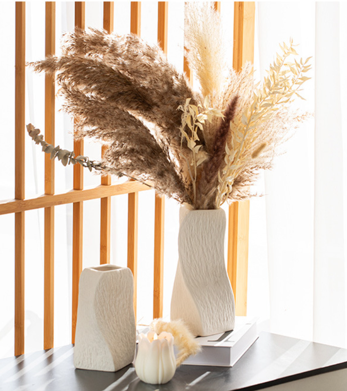 White Abstract Twisted Ceramic Vase - Artistic Minimalist Flower Holder for Home Decor (20x10x10cm) 5