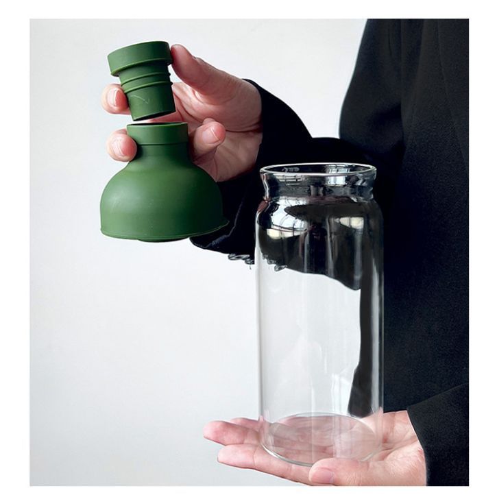 Style Cold Brew Bottle - 450ml Glass, Leak-Resistant Silicone Top Green Silicone Lid