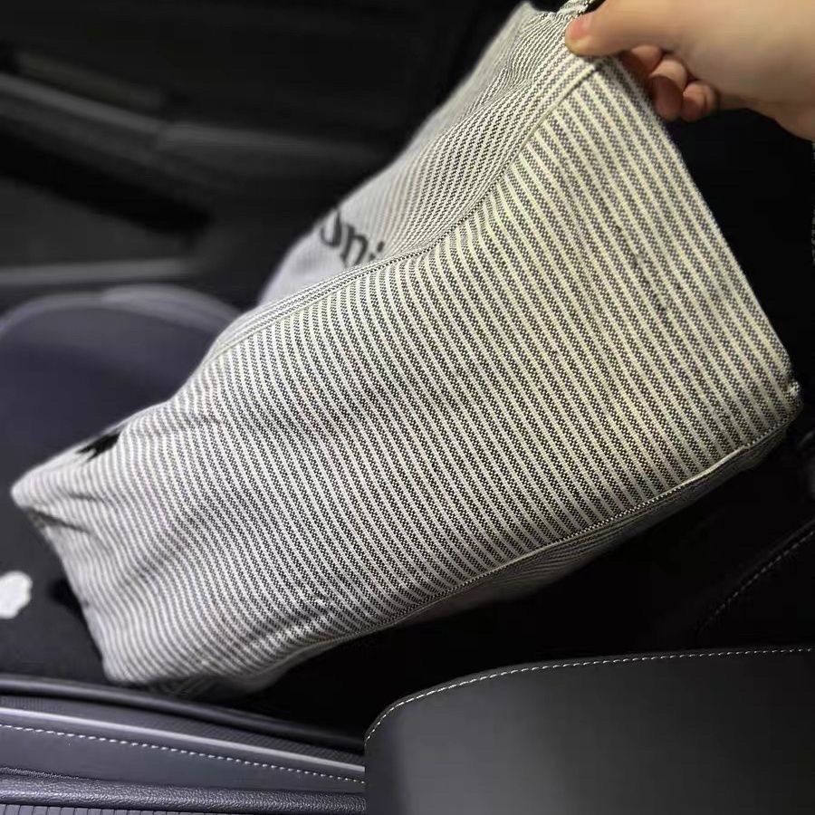 Minimalist Vertical Striped Canvas Tote Bag for Casual Outings (28x35x15cm) 3