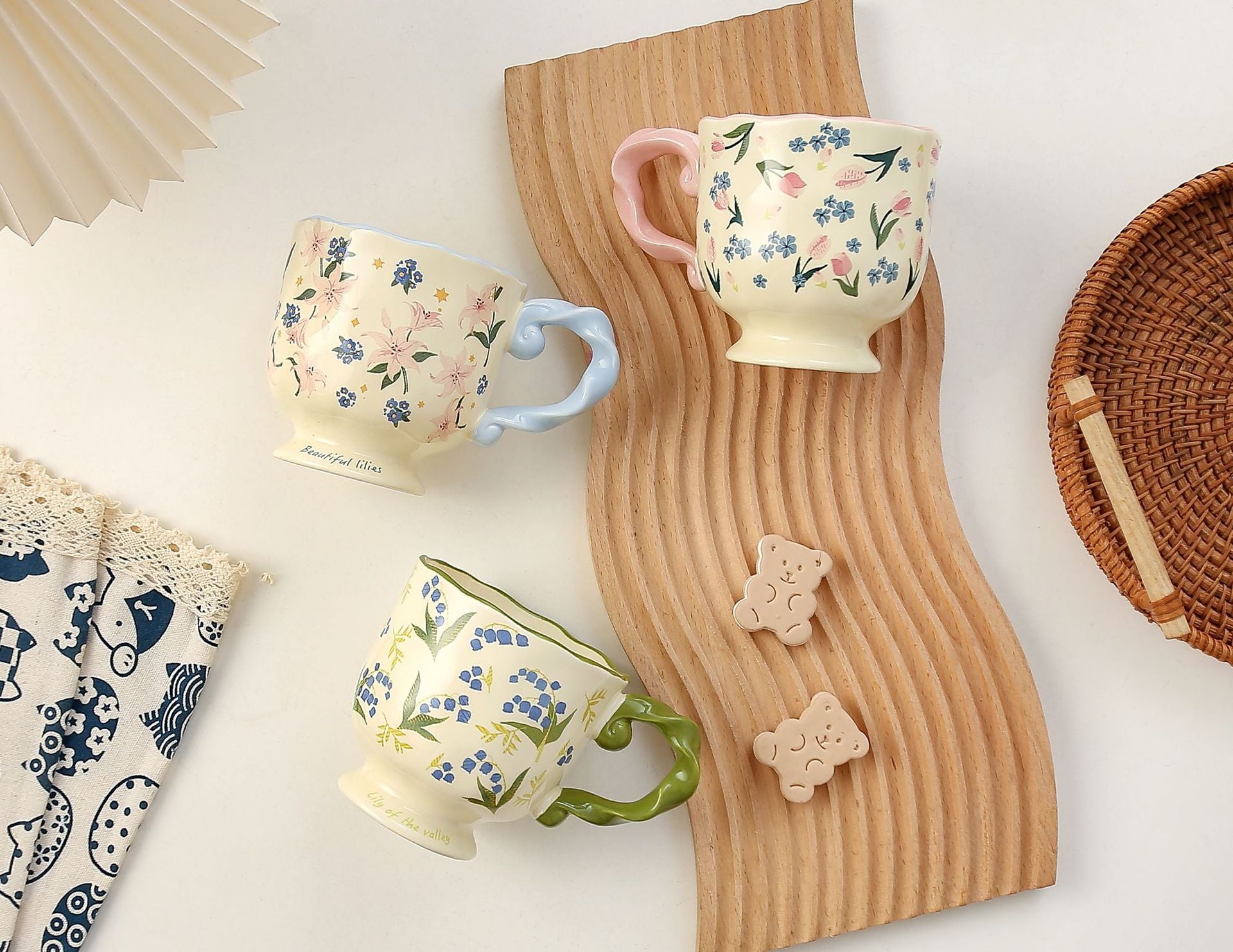 Elegant Ceramic Mug with Sculpted Handle,400ml Vintage Inspired Pedestal Design(Rose pink) 4