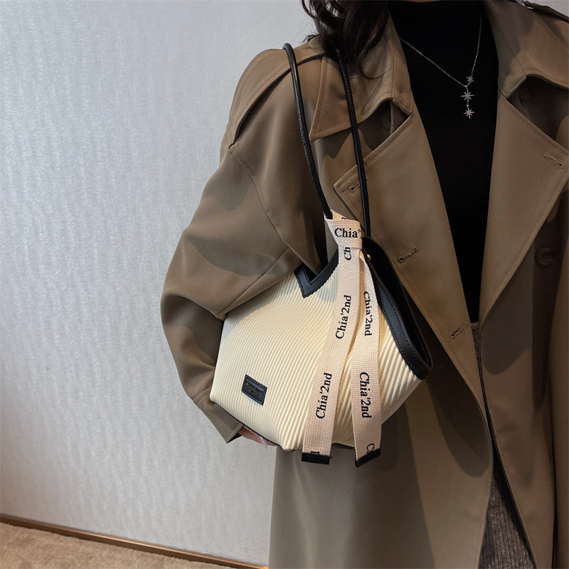 Chic Textured PU Leather Tote Bag with V-Cut Design & Decorative Ribbon Strap Accent(Coffee) 5