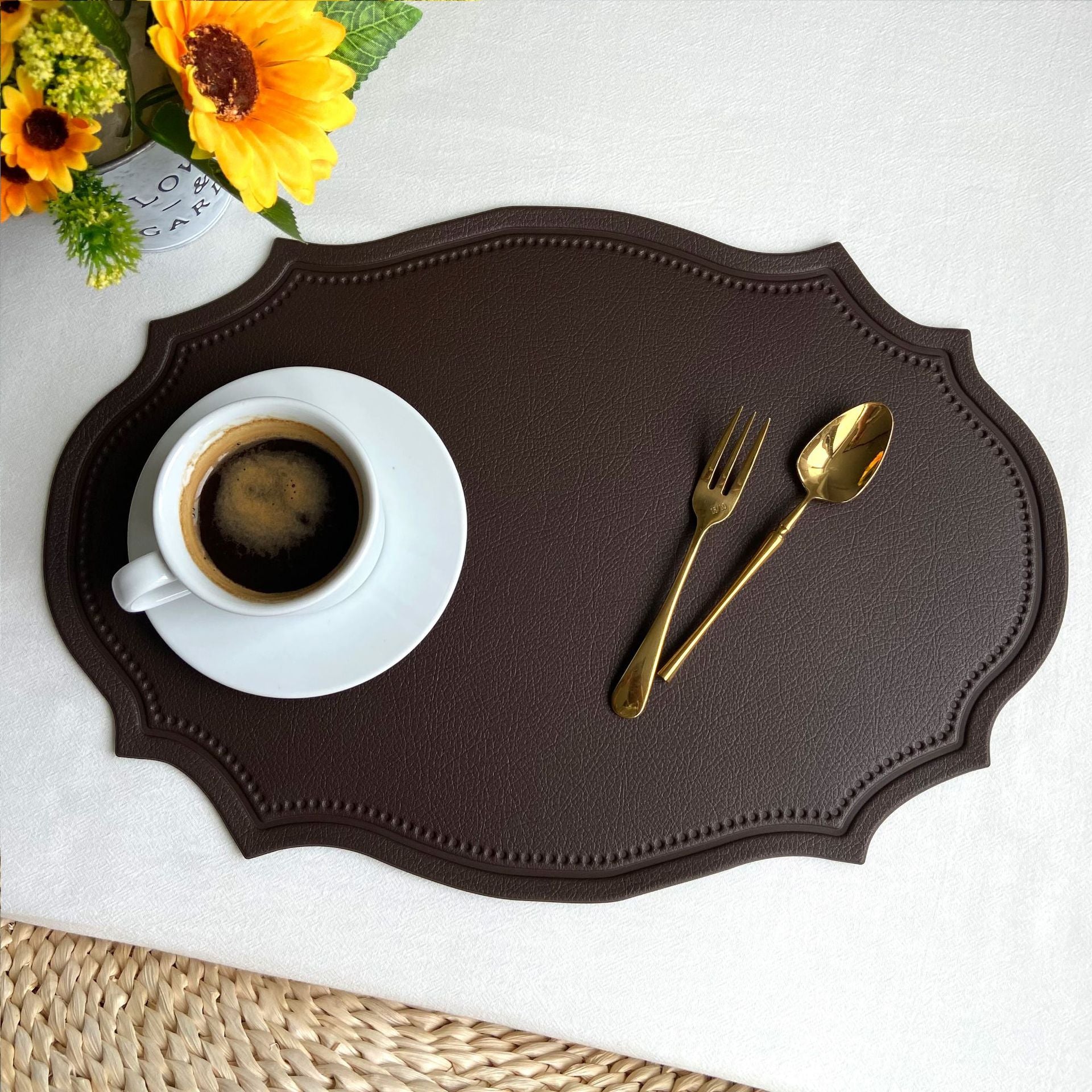 4 pcs Retro Faux Leather Placemat - Waterproof & Oil-Proof Dining Table Mat (Coffee)