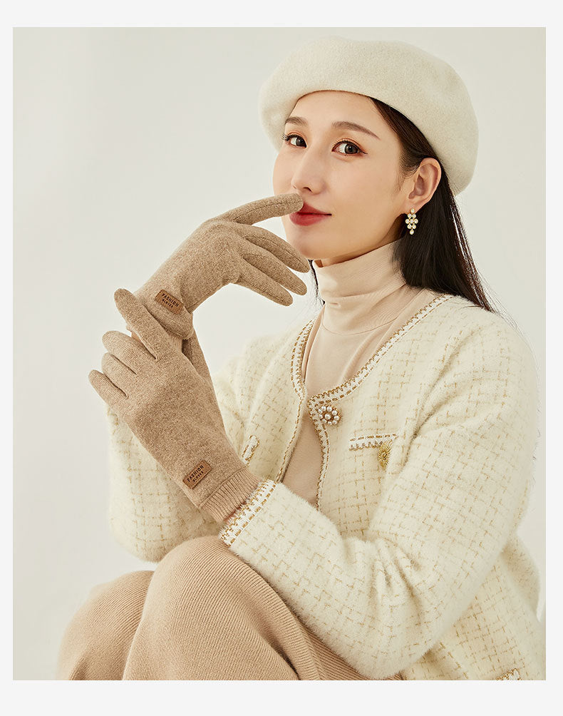 Beige Elegant Women's Wool Blend Winter Gloves - Cozy Fleece-Lined Touchscreen Warmth 3