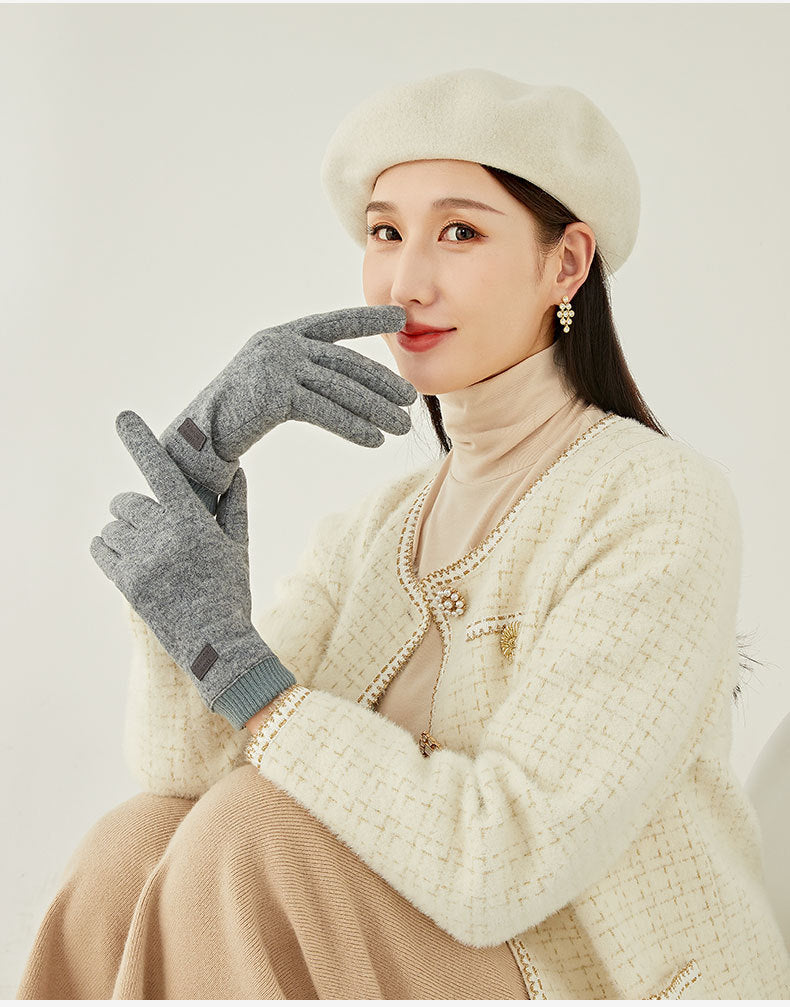 Grey Elegant Women's Wool Blend Winter Gloves - Cozy Fleece-Lined Touchscreen Warmth 3