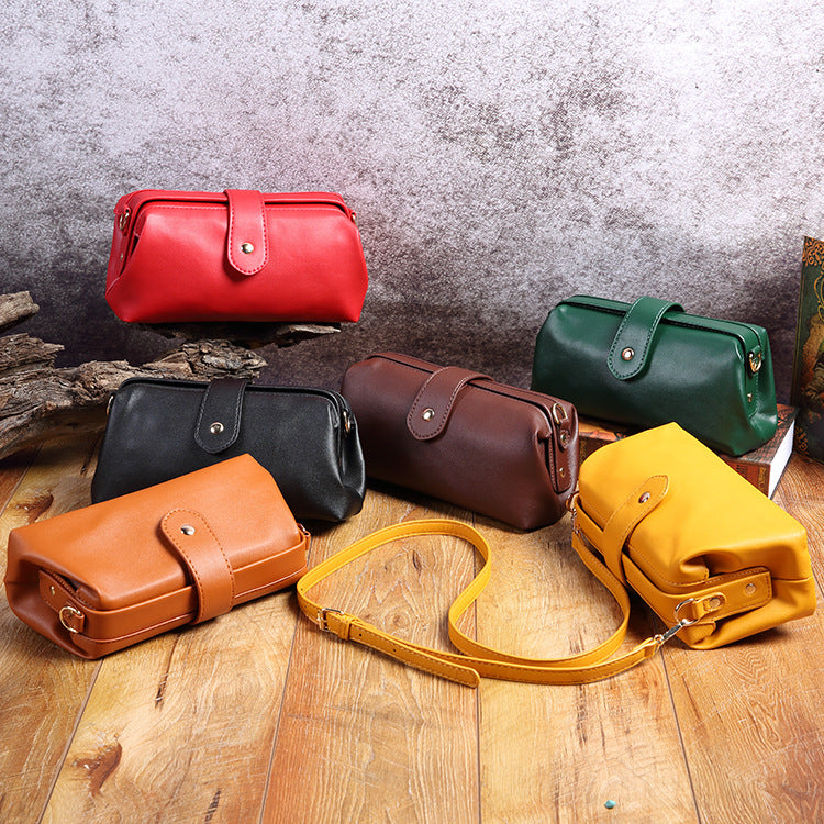 Red Chic Vintage Inspired PU Leather Crossbody Bag - Small Frame Doctor Style Purse with Adjustable Strap