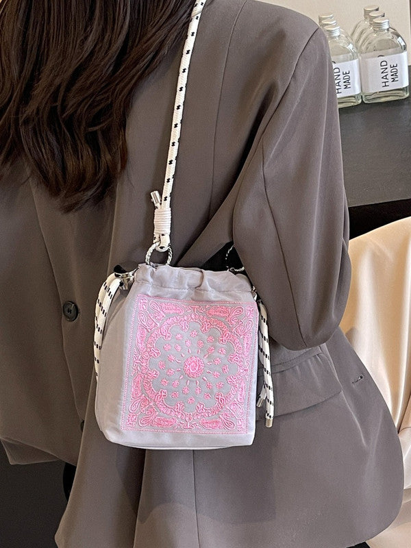 Chic Drawstring Bucket Bag with Intricate Print - Adjustable Rope Strap, Lightweight Fabric(Black)