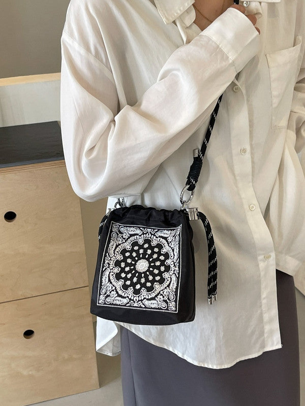 Chic Drawstring Bucket Bag with Intricate Print - Adjustable Rope Strap, Lightweight Fabric(Khaki) 4