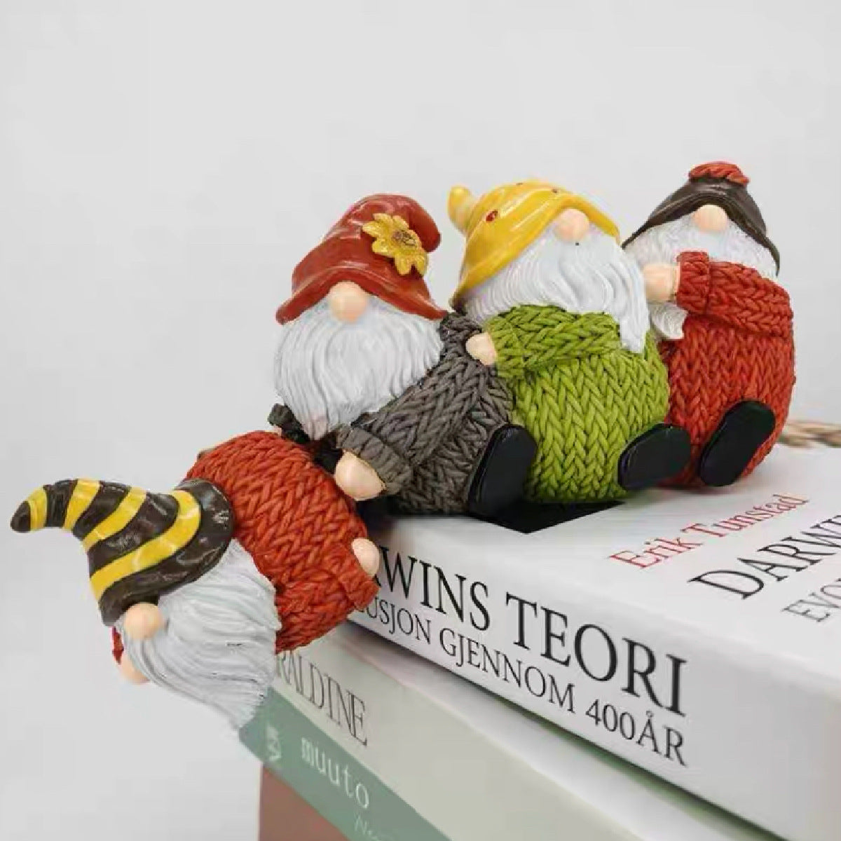 Resin Gnome Santa Figurines - Creative Miniature Desktop Ornaments and Garden Decor Craft 3