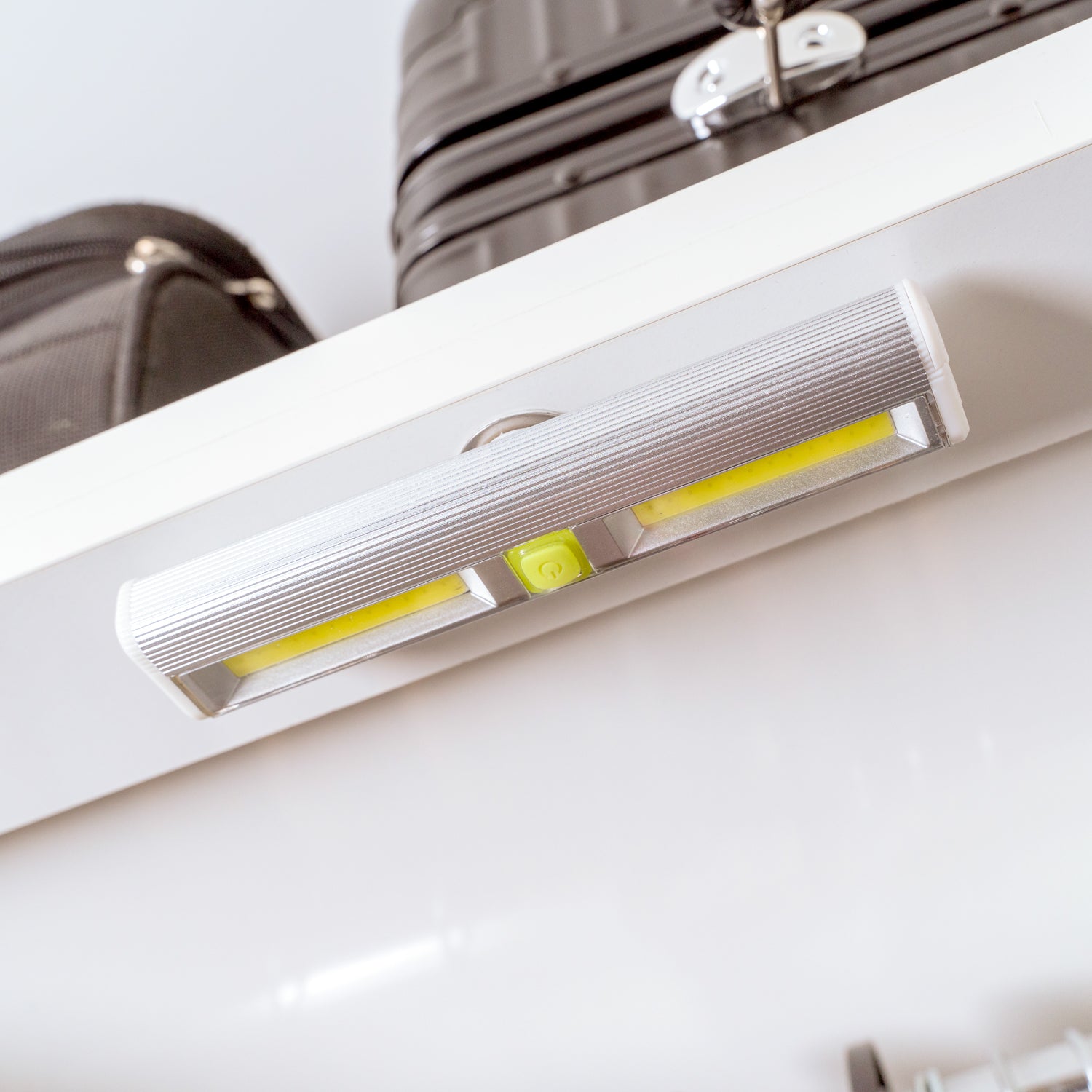 200 Lumens Remote Controlled Cabinet Light Bars 2pk 4