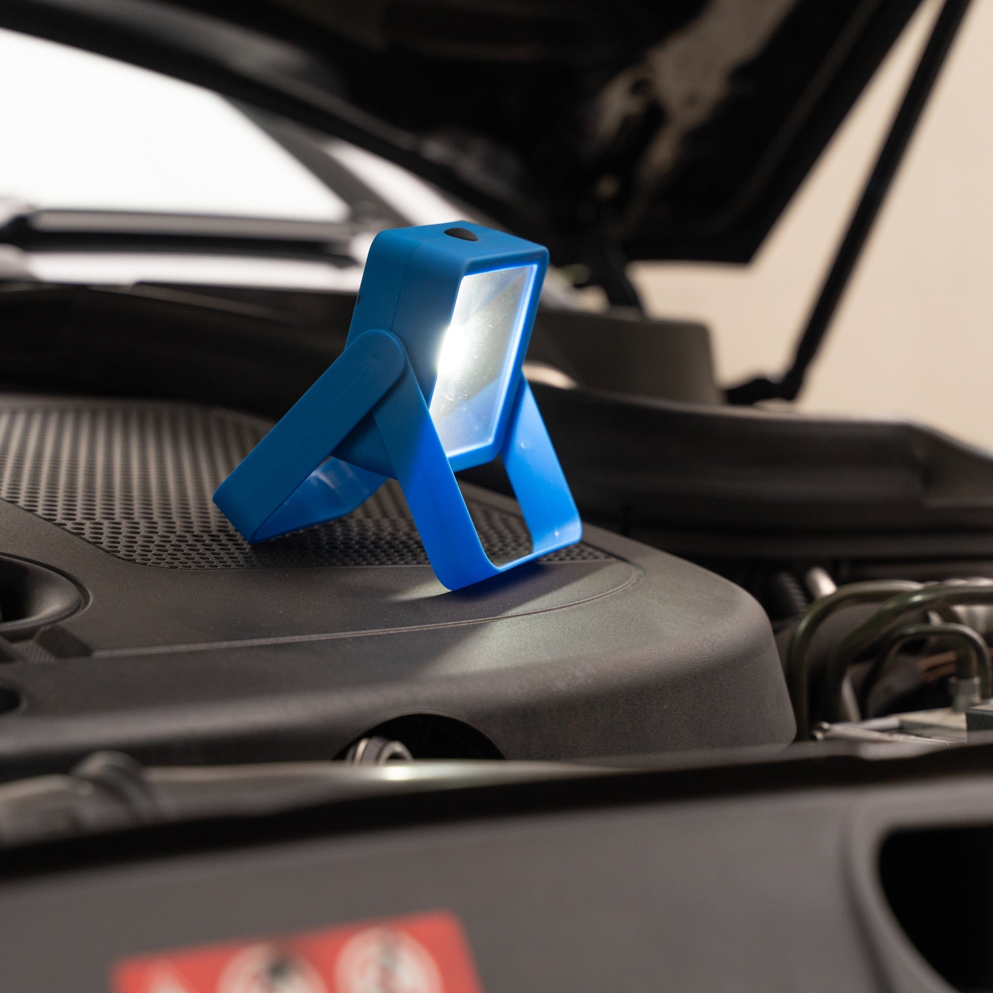 Brillar Swivel Stand Worklight - Blue 3