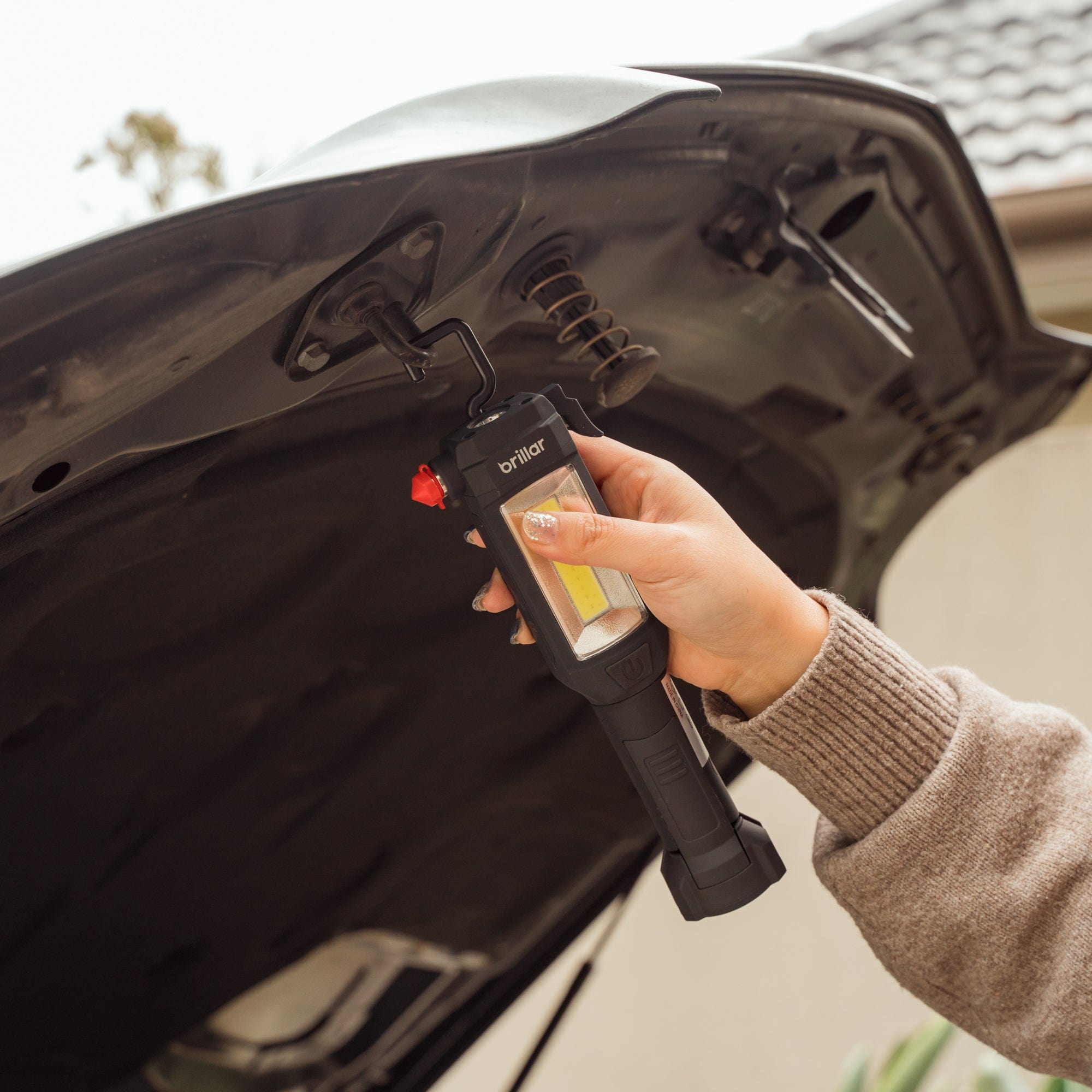 Brillar Emergency Torch, Seatbelt Cutter, Window Breaker - Blue 4