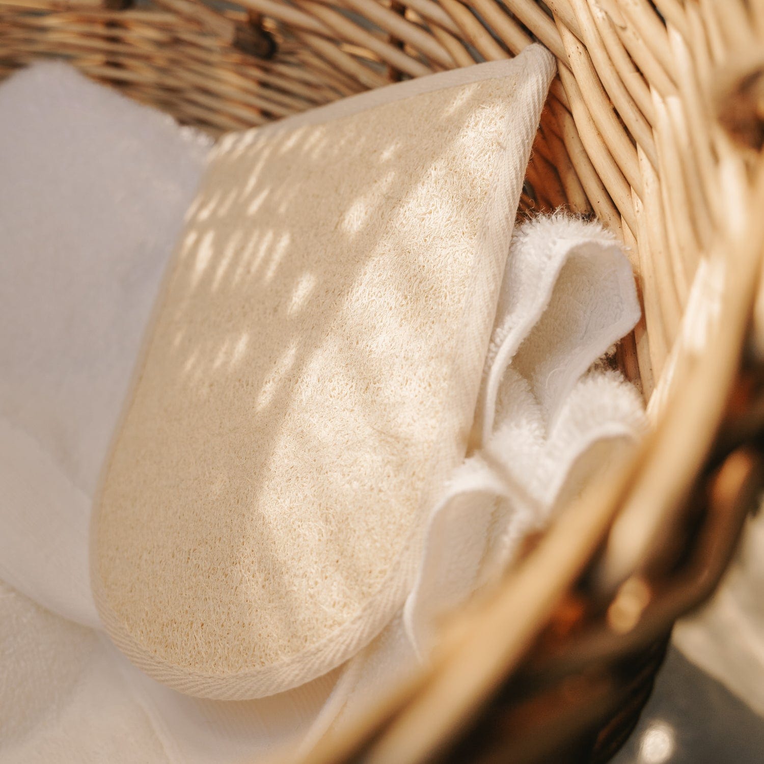 Clevinger Eco Loofah Bath Mitt 3