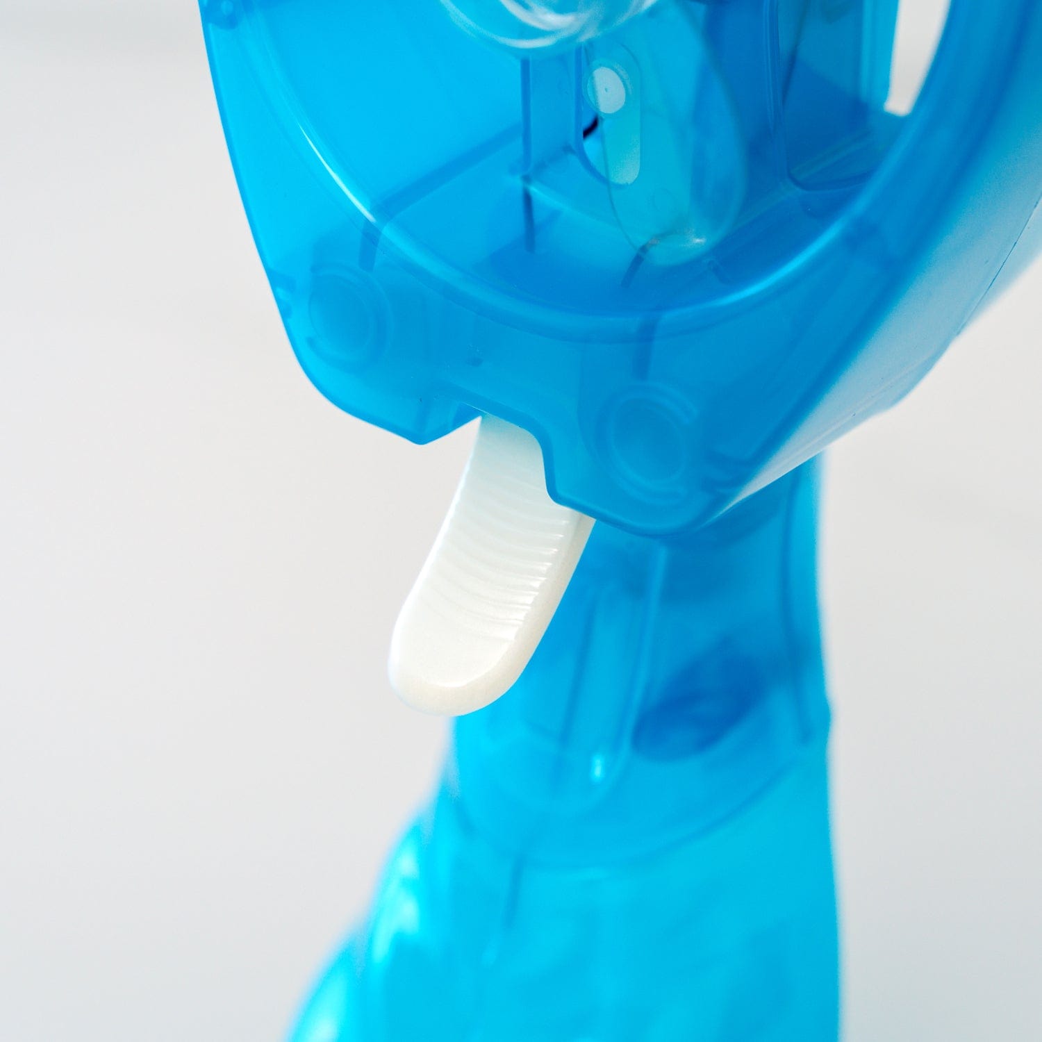Lazy Dayz Water Spray Fan - Blue 4