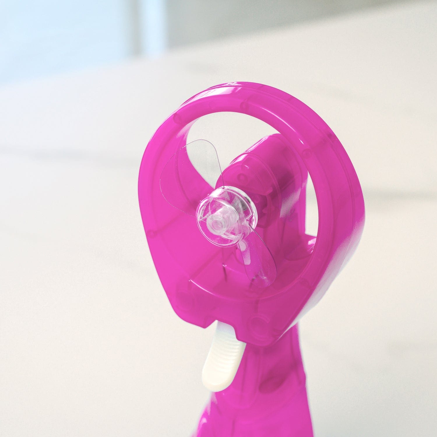 Lazy Dayz Water Spray Fan - Pink 4