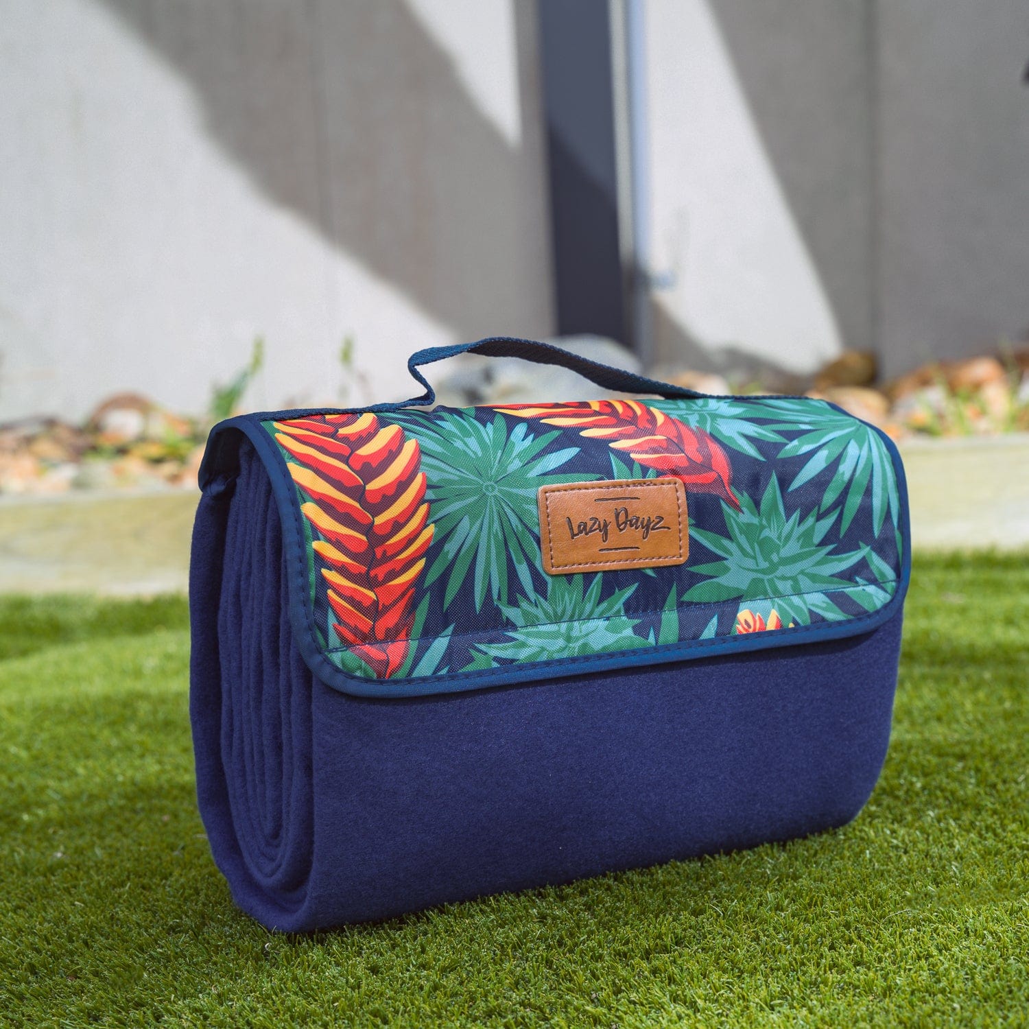 Lazy Dayz Fleece Picnic Rug - Mossman 3
