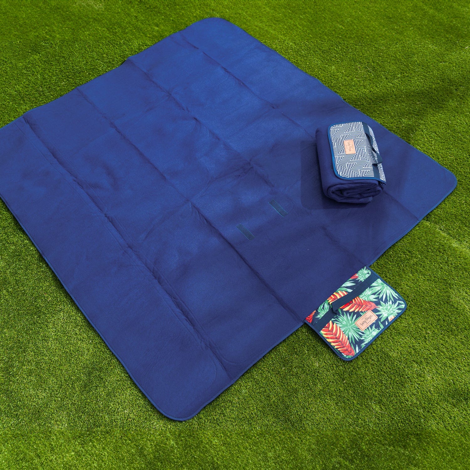 Lazy Dayz Fleece Picnic Rug - Mossman 4