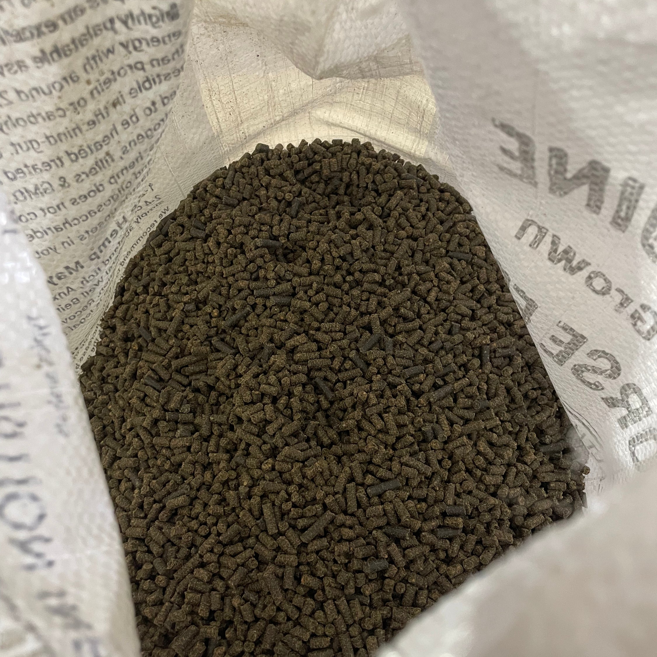 Vital Equine | Hemp Horse Feed Equine Fibre & Protein Pellets - 4kg 3
