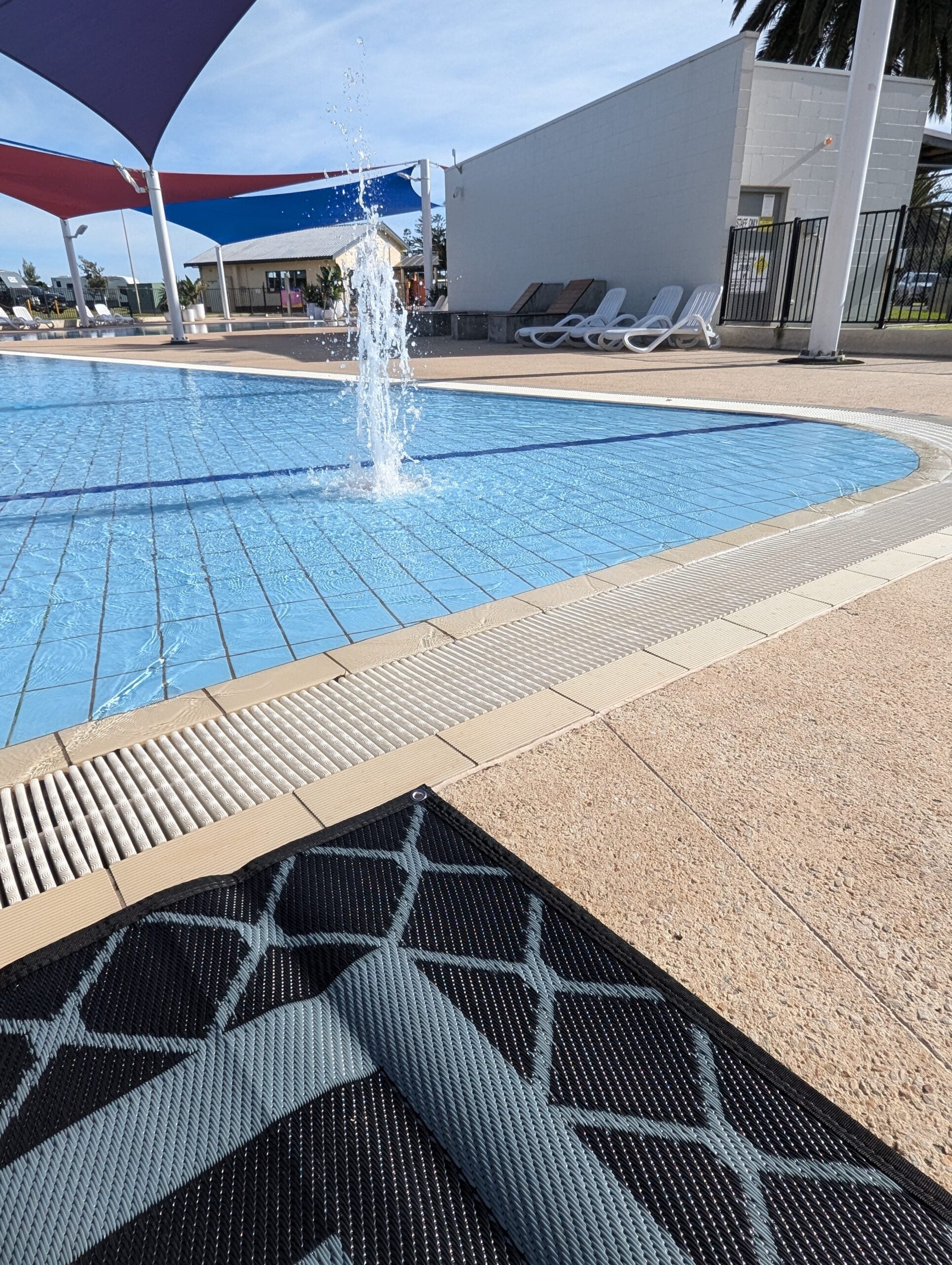 Alfresco 1.8m x 1.8m Recycled Poly Camping Mat 5