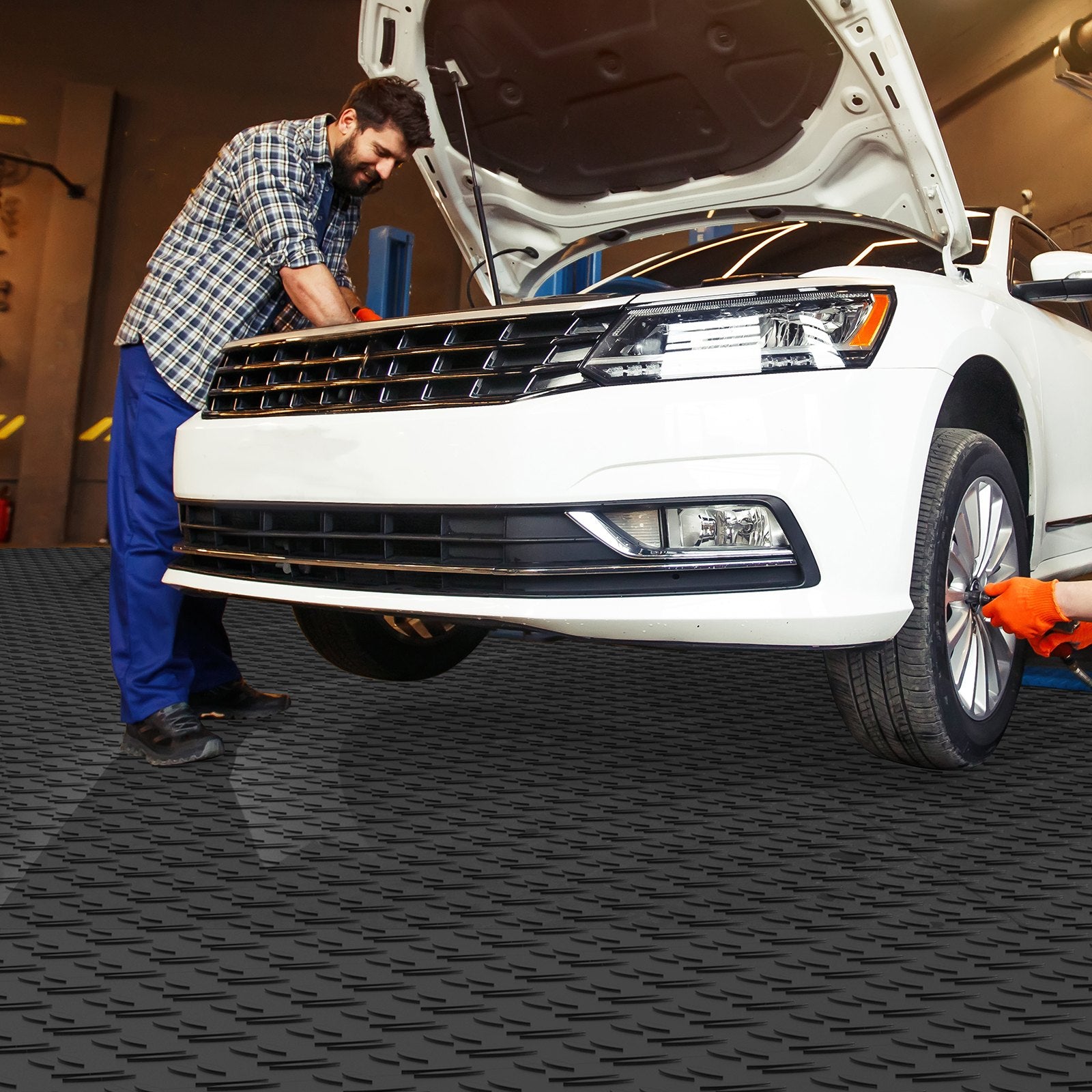 VEVOR Garage Tiles Interlocking, 12 x 12 x 0.53 inch 50 Pack Garage Floor Covering Tiles, Non-Slip Double-Sided Texture Garage Flooring Tiles, for Garages, Basements, Repair Shops, Black 8