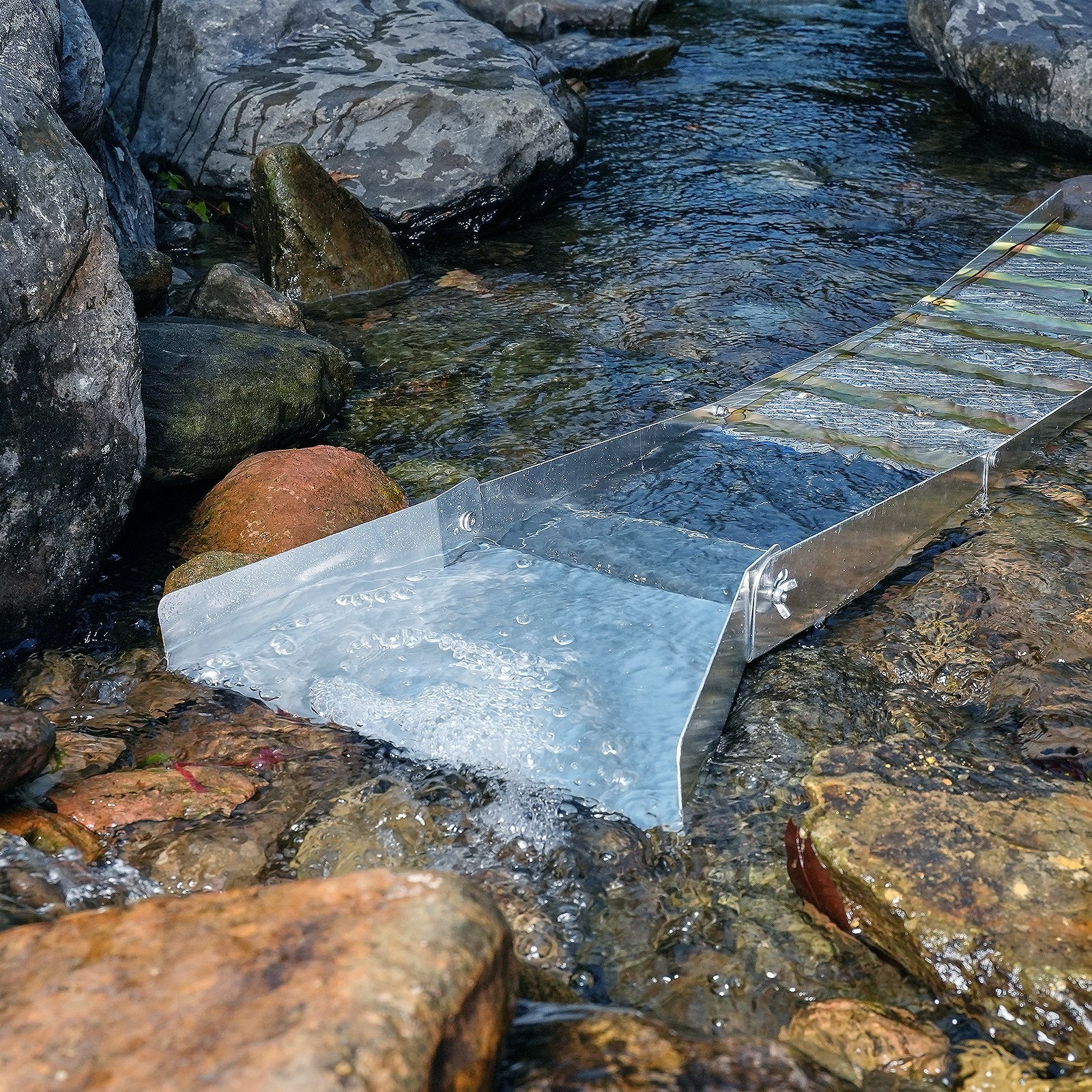 VEVOR Gold Panning Kit With Sluice Box, 50" Aluminum Gold Mining Equipment, 23 PCS Gold Prospecting Kit with Gold Pan, Classifier Screen, Separating Magnet, Drawstring Backpack and Accessories 8