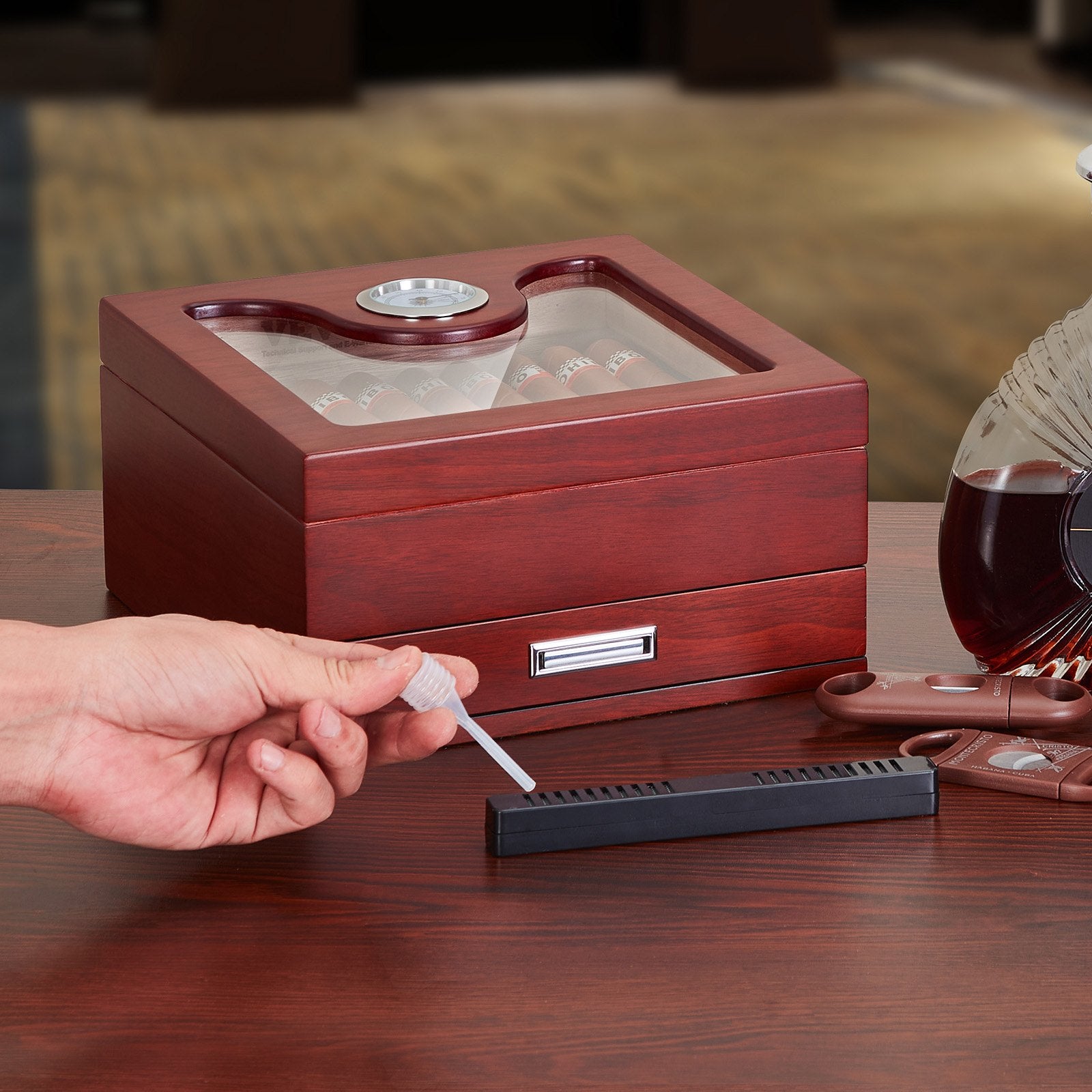 VEVOR Cigar Humidor, Glass Top Cigar Humidor Box, Handmade Spanish Cedar Wood Cigar Desktop Box, Cigar Storage Case with Humidifier, Hygrometer, Divider and Accessory Drawer, 20-35 Cigars 8