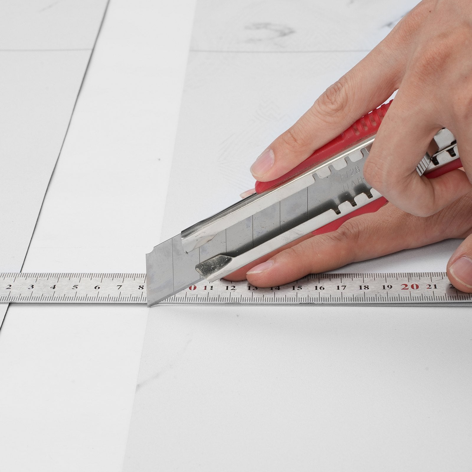 VEVOR Self Adhesive Vinyl Floor Tiles 390 x 23.6 inch, 1.5mm Thick Peel & Stick, White Marble Texture DIY Flooring for Kitchen, Dining Room, Bedrooms & Bathrooms, Easy for Home Decor 9